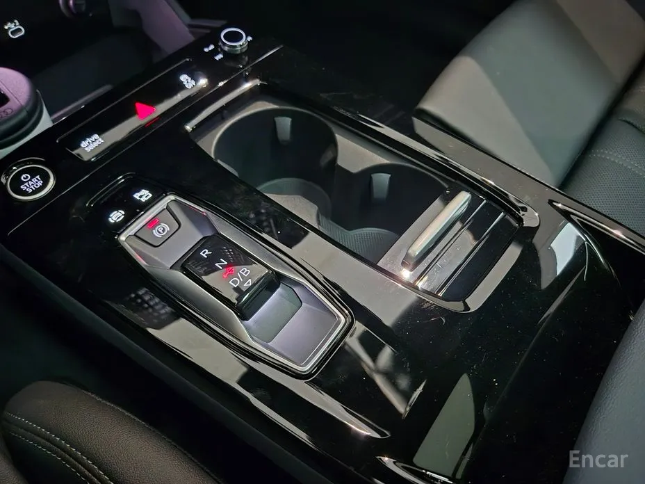 Фото 8 - Audi Q6 e-tron