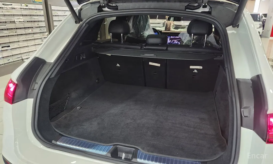 Фото 15 - Mercedes-Benz EQE