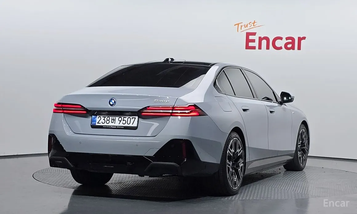 Фото 2 - BMW 5 Series