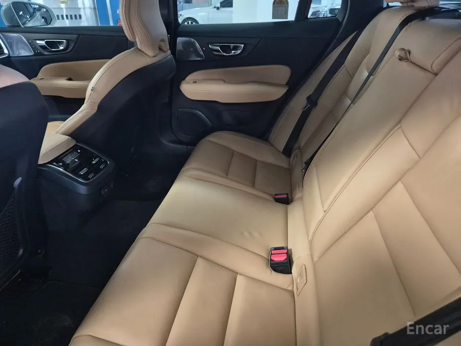 Фото 14 - Volvo V60