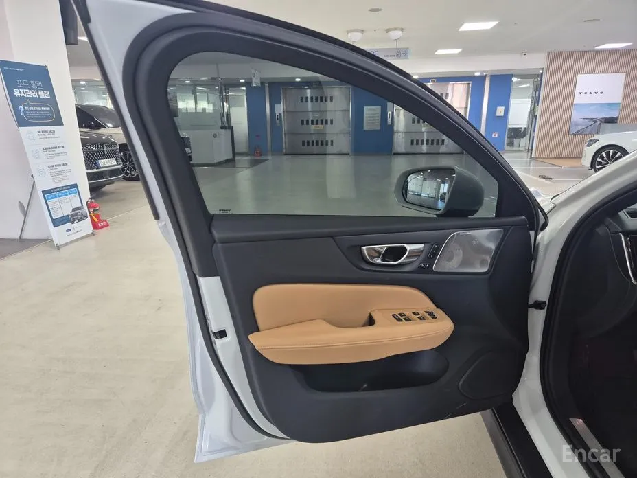 Фото 15 - Volvo V60