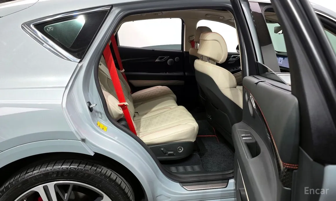 Фото 12 - Genesis GV80