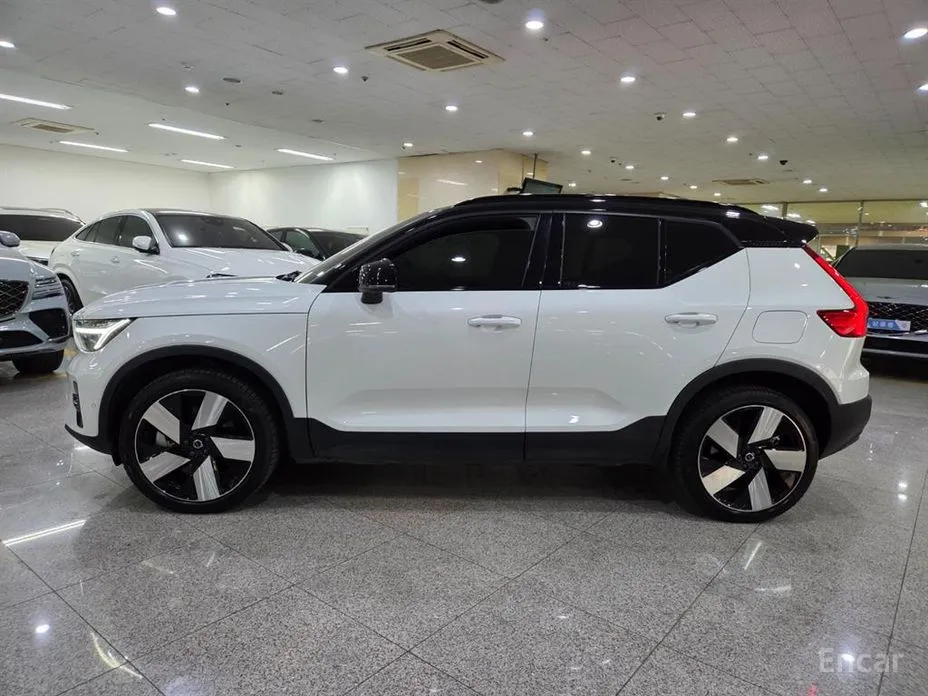 Фото 3 - Volvo XC40