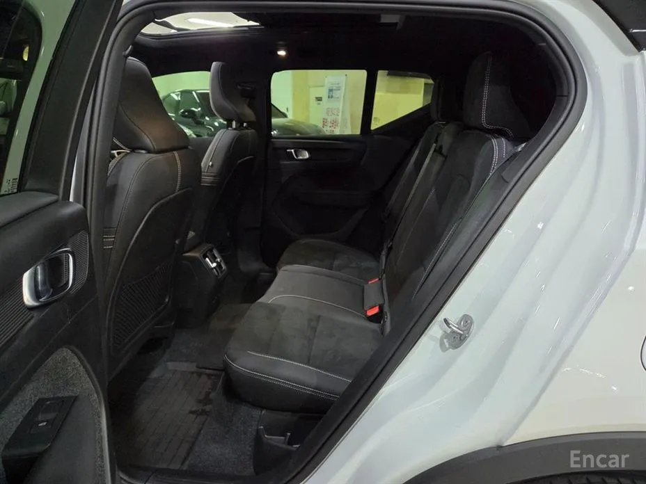 Фото 7 - Volvo XC40