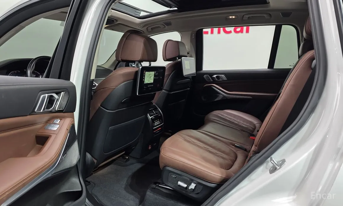 Фото 12 - BMW X7