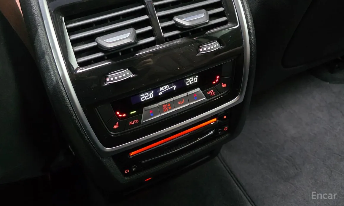 Фото 20 - BMW X7