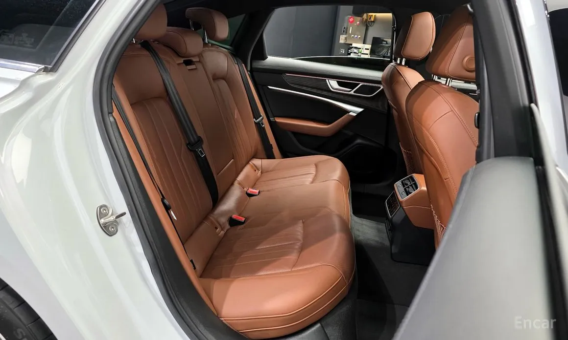 Фото 12 - Audi A6