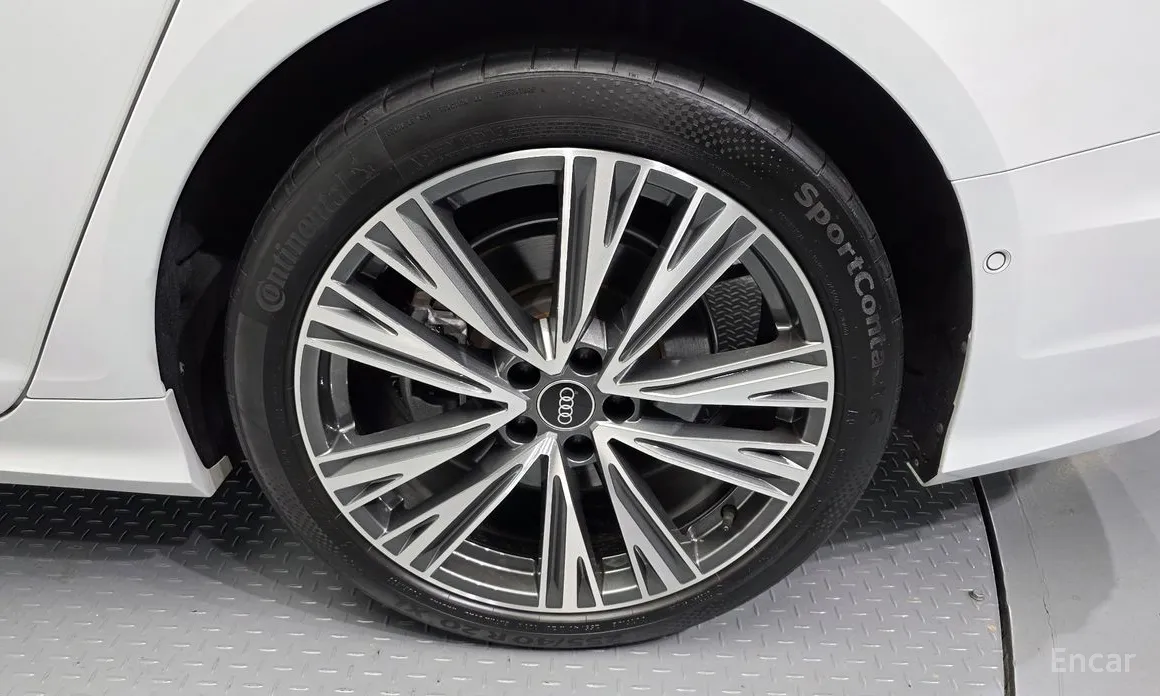 Фото 5 - Audi A6