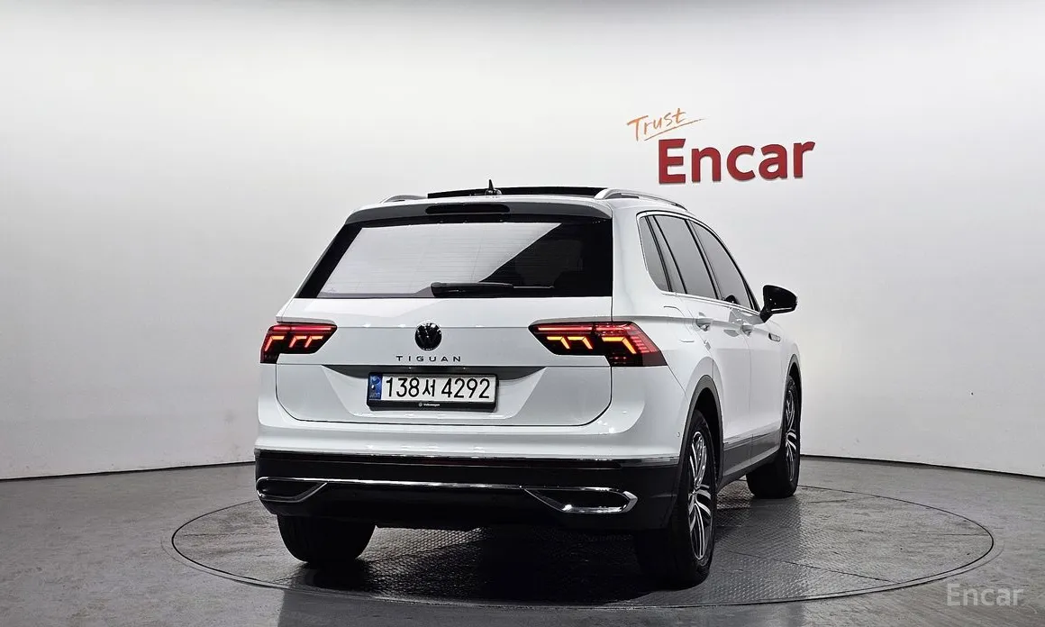 Фото 4 - Volkswagen Tiguan