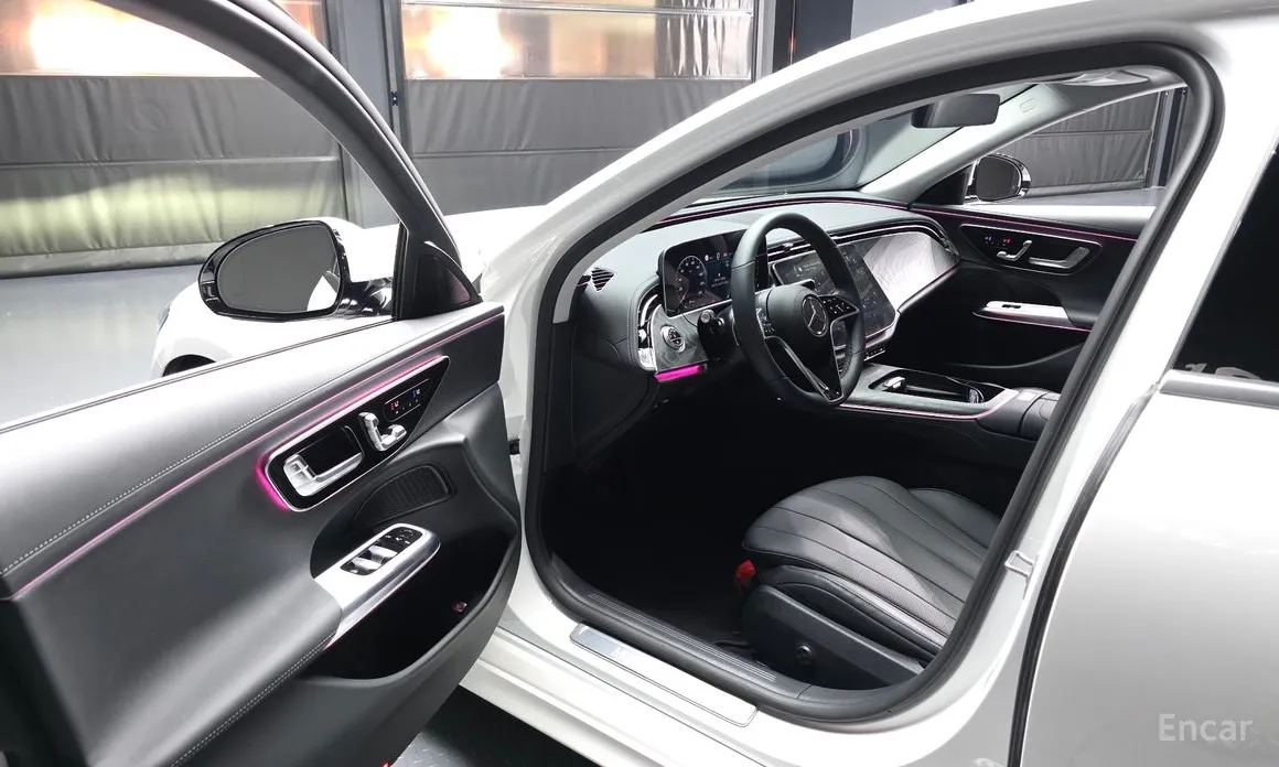 Фото 10 - Mercedes-Benz E-Class