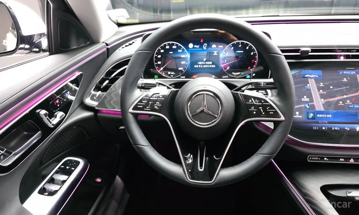 Фото 13 - Mercedes-Benz E-Class