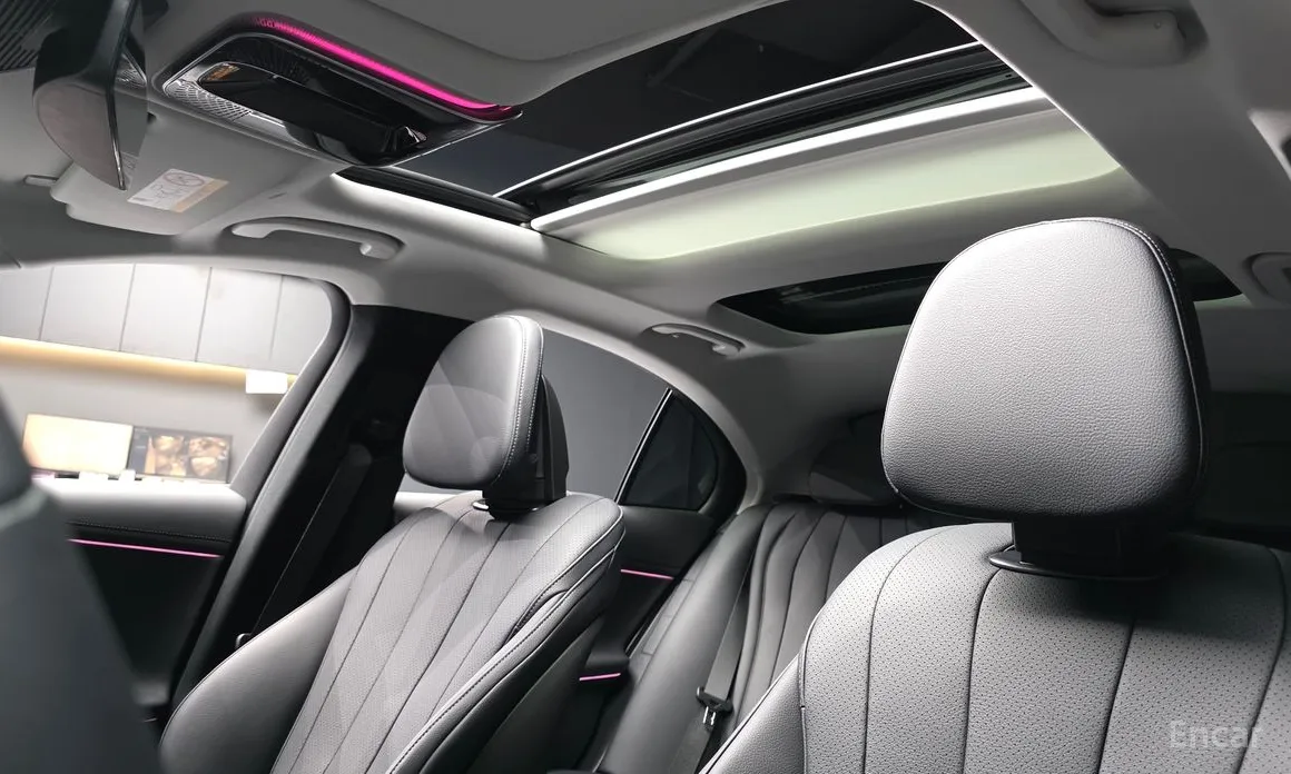 Фото 19 - Mercedes-Benz E-Class