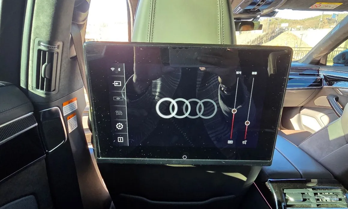 Фото 13 - Audi S8