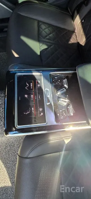 Фото 18 - Audi S8