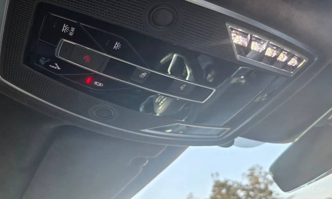 Фото 20 - Audi S8