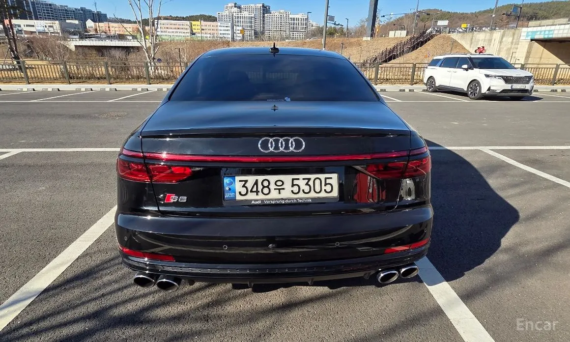 Фото 4 - Audi S8