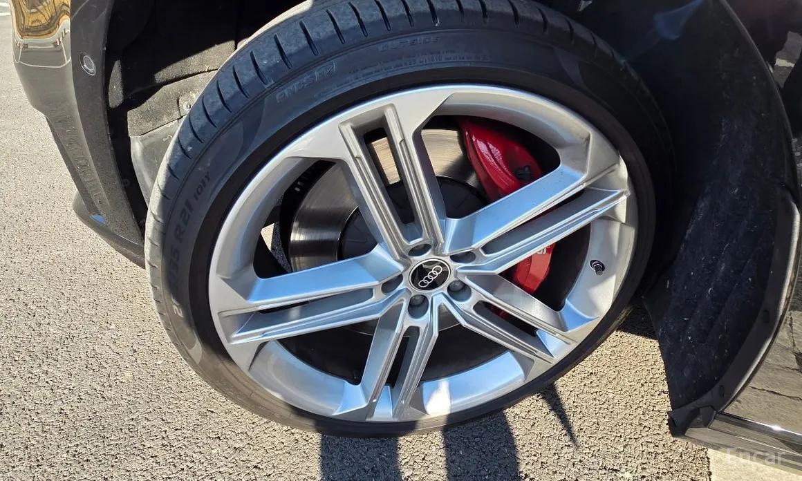 Фото 5 - Audi S8