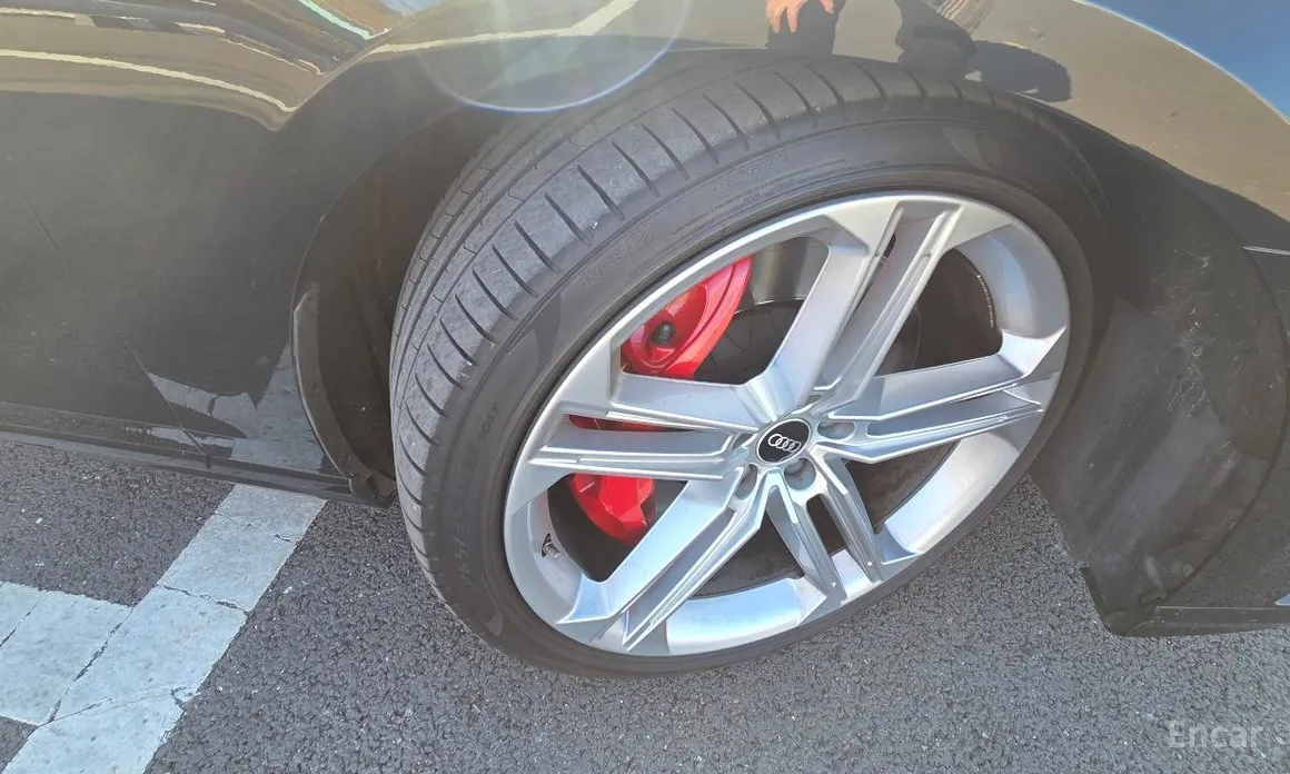 Фото 6 - Audi S8