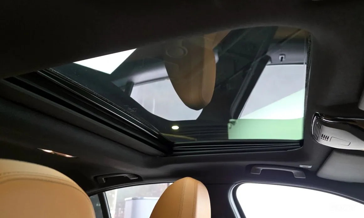 Photo 19 - BMW 3 Series