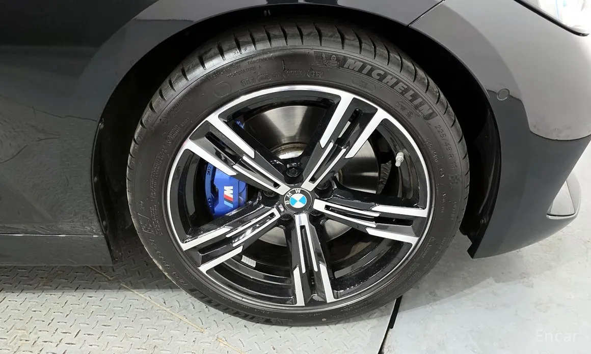 Photo 5 - BMW 3 Series