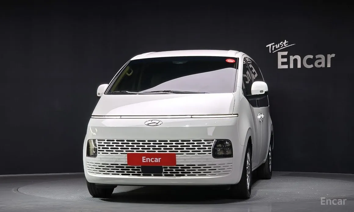 Фото 3 - Hyundai Staria