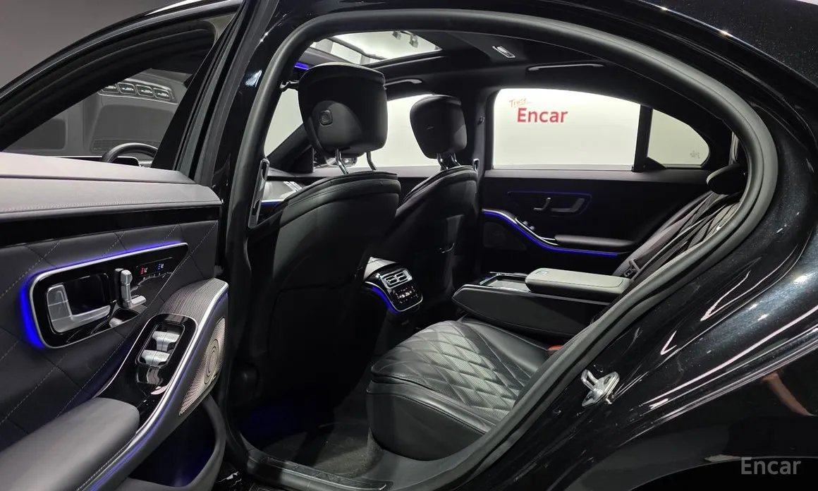 Photo 12 - Mercedes-Benz S-Class