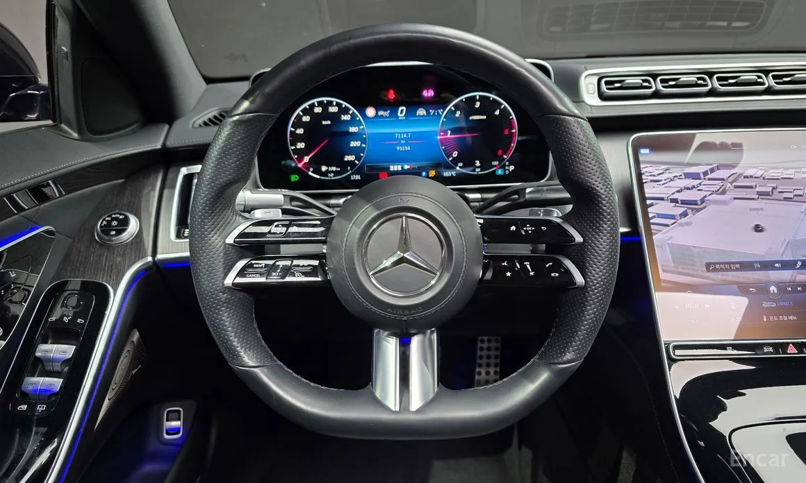 Photo 13 - Mercedes-Benz S-Class