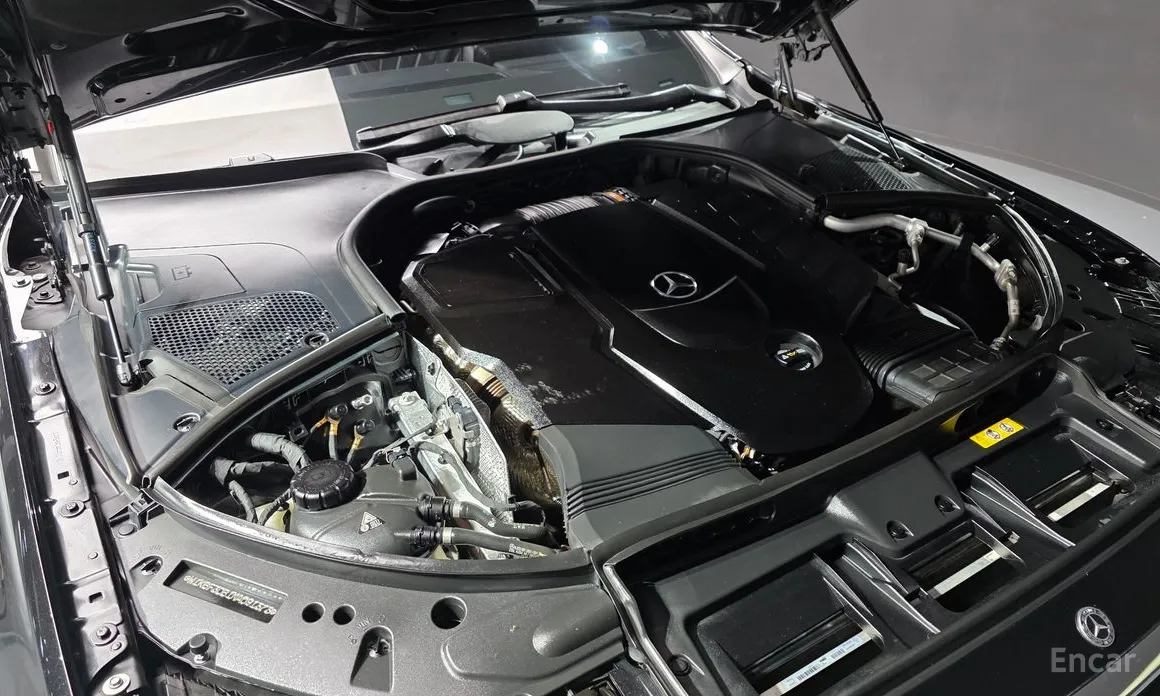 Photo 6 - Mercedes-Benz S-Class