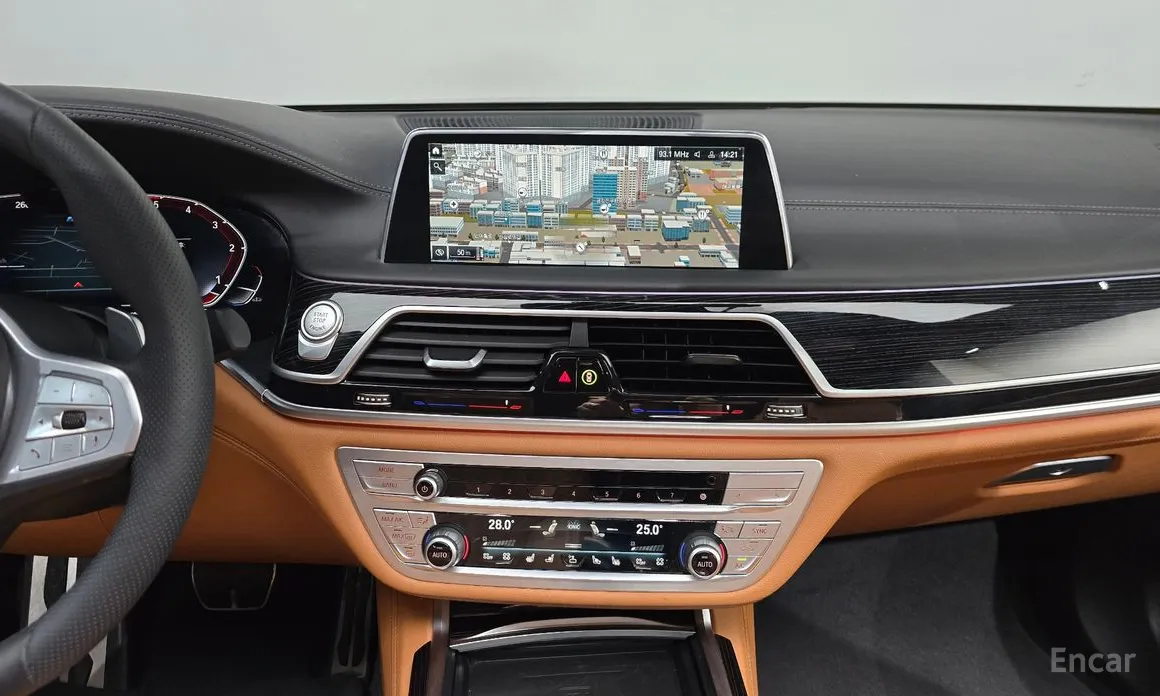 Фото 15 - BMW 7 Series