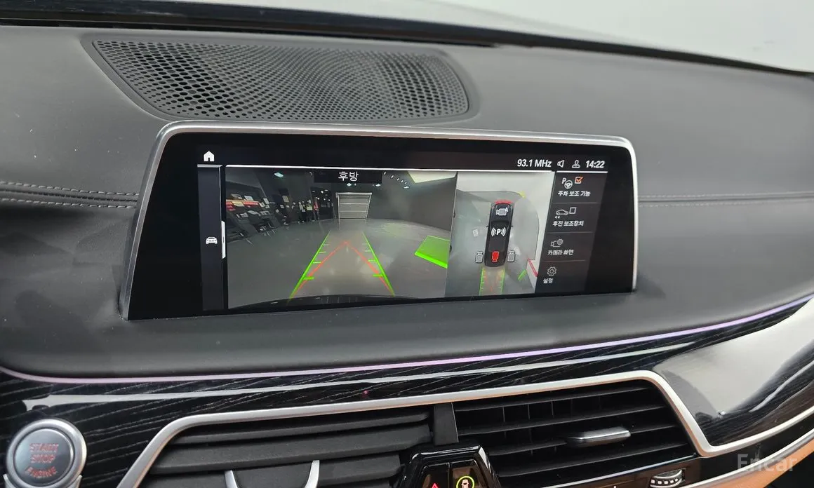 Фото 16 - BMW 7 Series