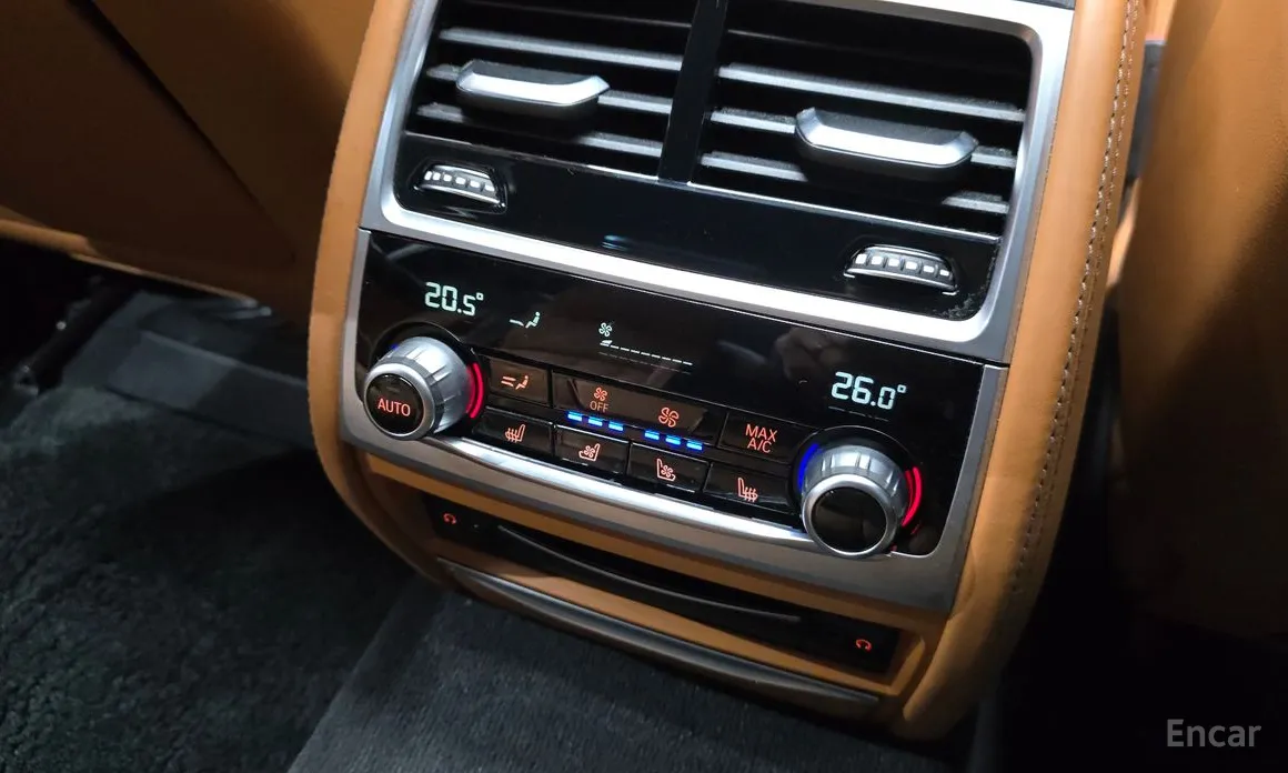 Фото 18 - BMW 7 Series