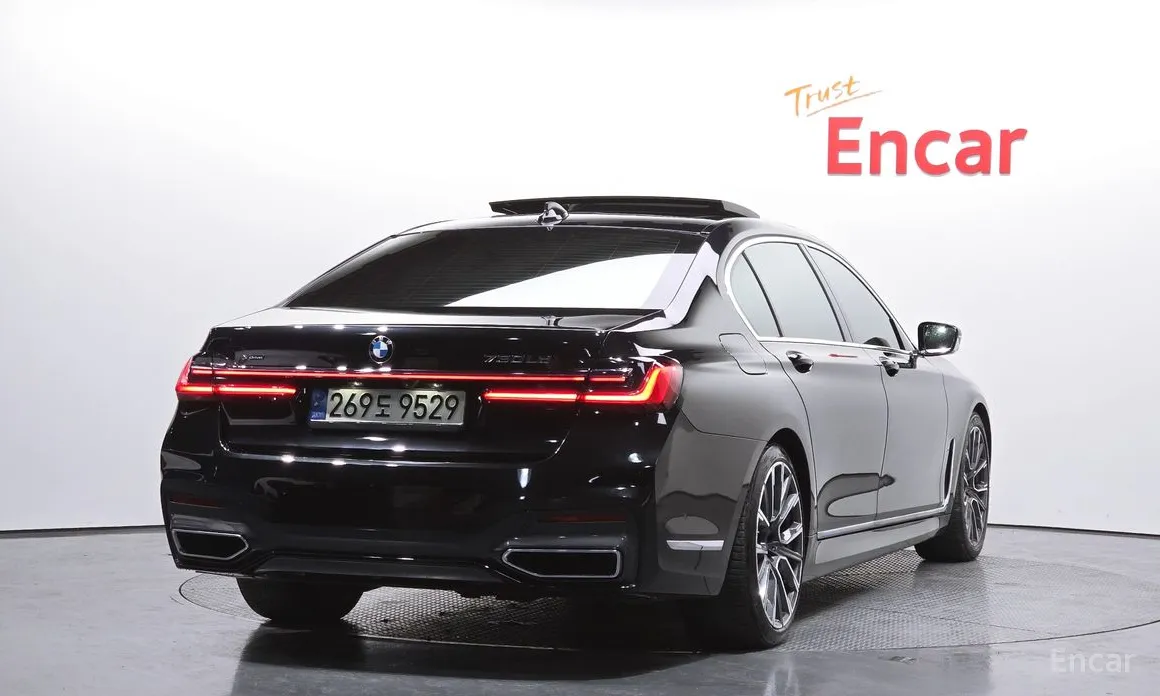 Фото 2 - BMW 7 Series