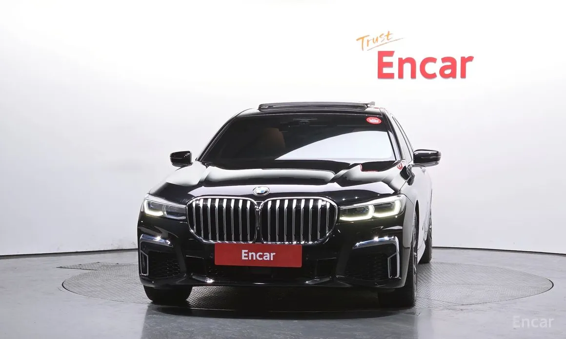 Фото 3 - BMW 7 Series