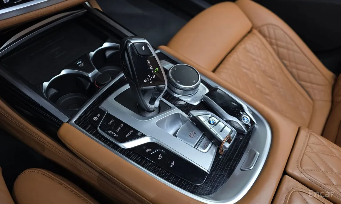 Фото 9 - BMW 7 Series
