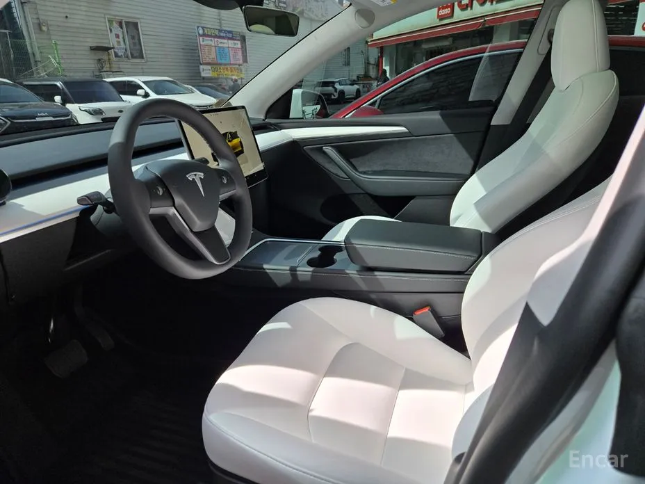 Фото 2 - Tesla Model Y