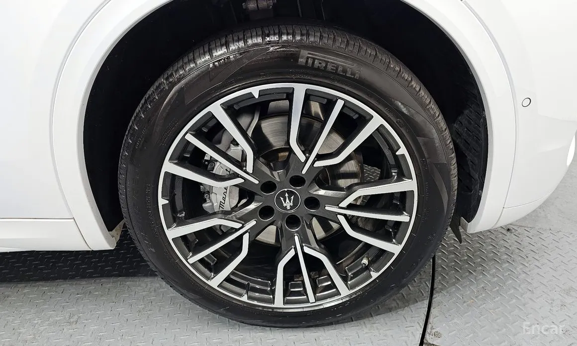 Фото 5 - Maserati Grecale