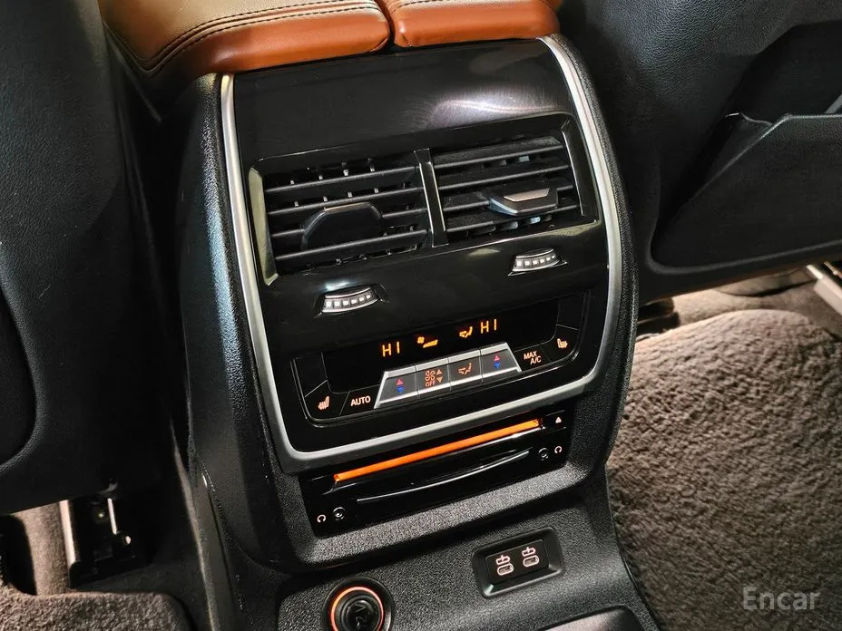 Фото 17 - BMW X7