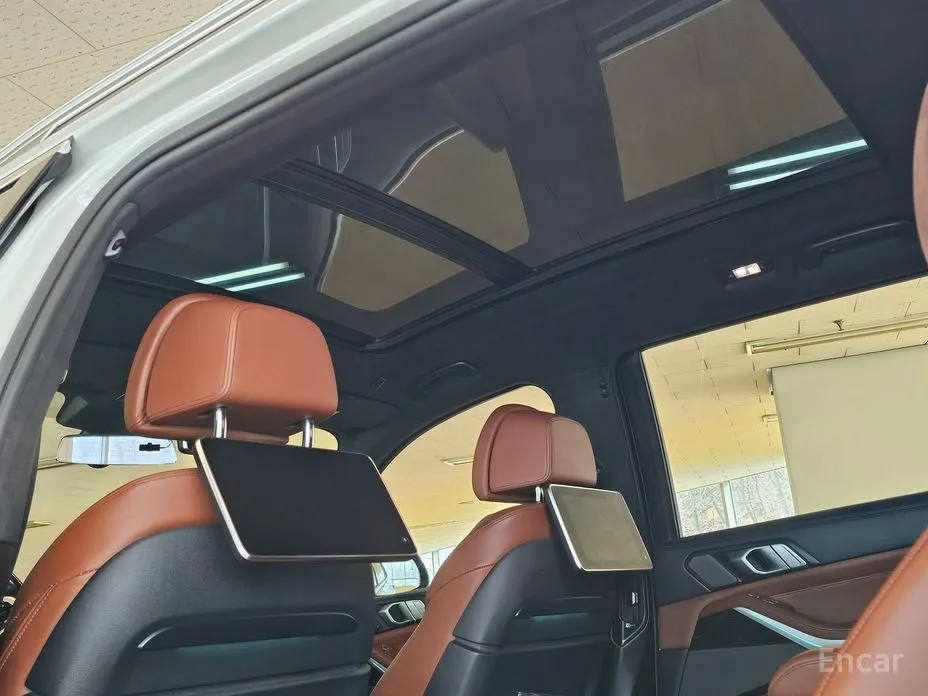 Фото 19 - BMW X7