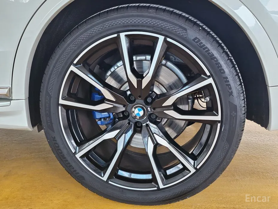 Фото 20 - BMW X7