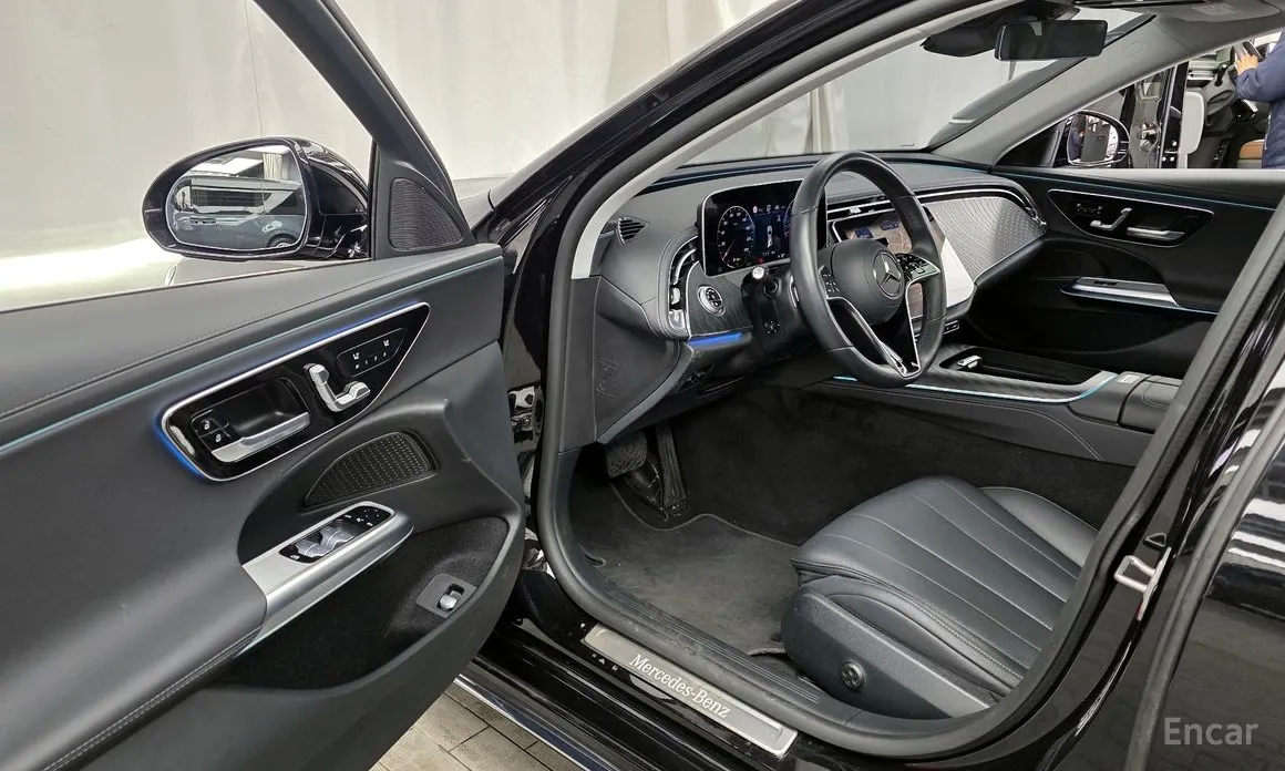 Фото 10 - Mercedes-Benz E-Class