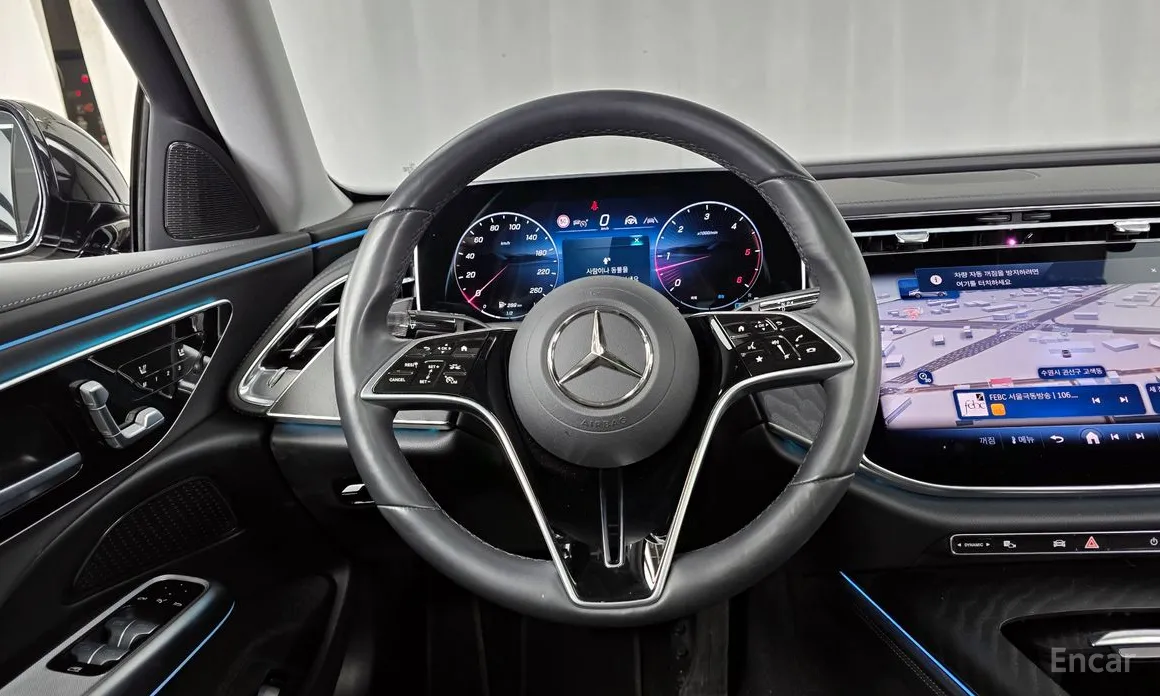 Фото 13 - Mercedes-Benz E-Class