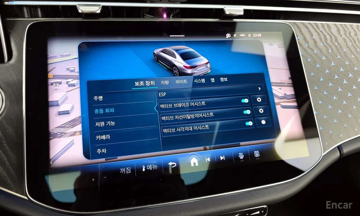 Фото 16 - Mercedes-Benz E-Class