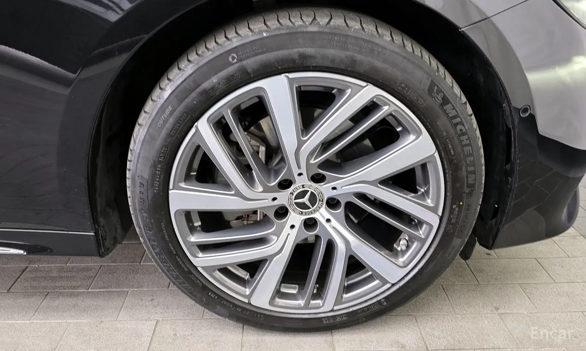 Фото 5 - Mercedes-Benz E-Class