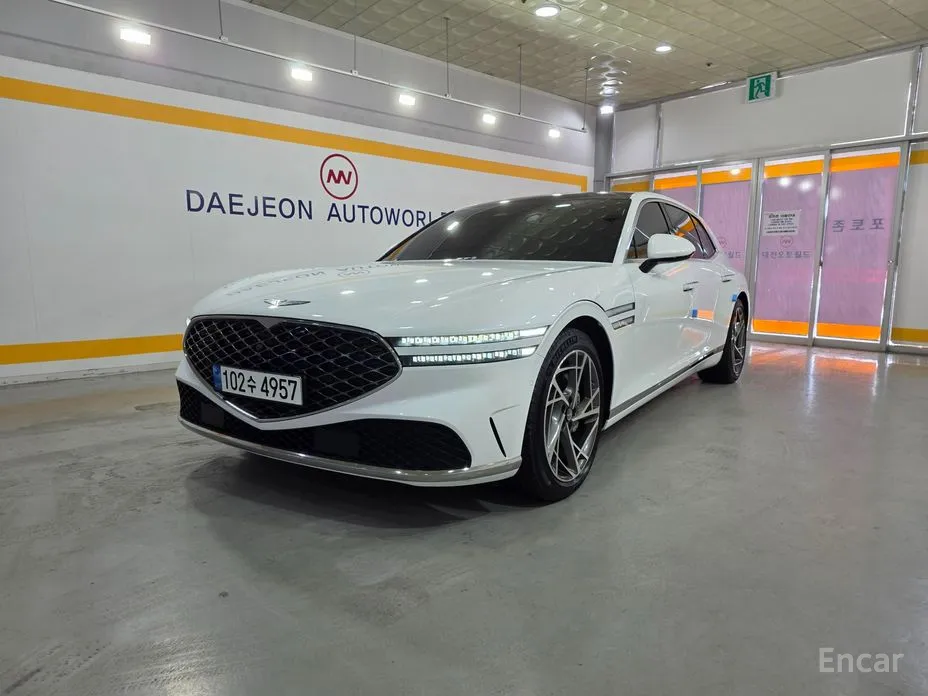 Фото 1 - Genesis G90