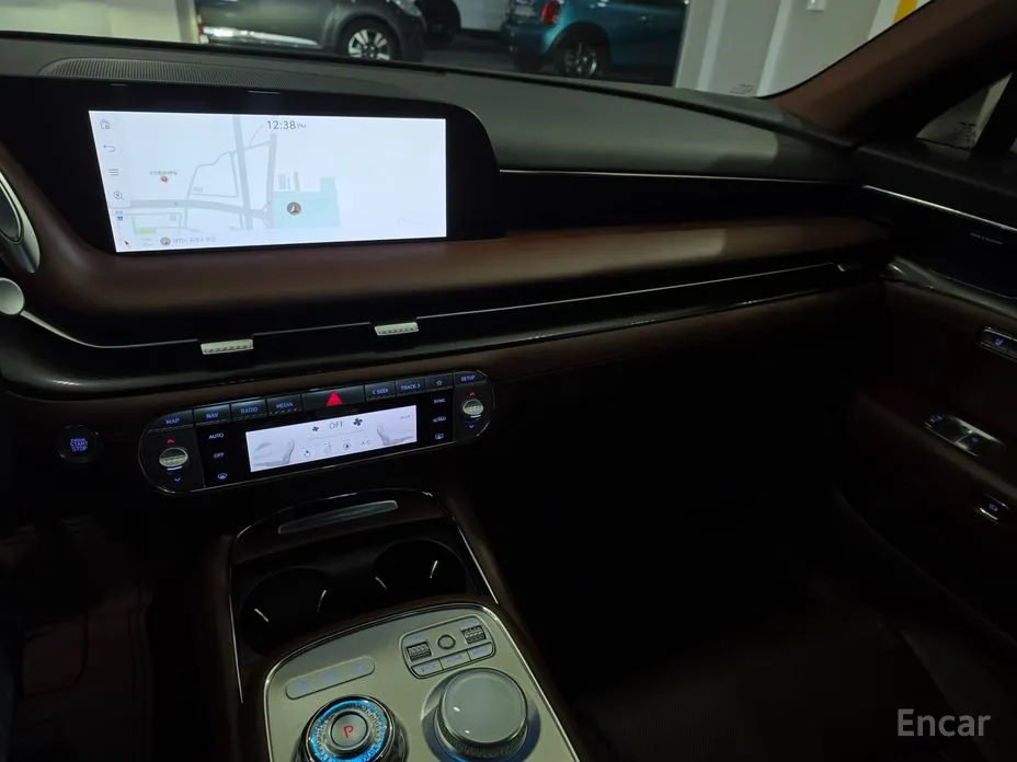 Фото 12 - Genesis G90