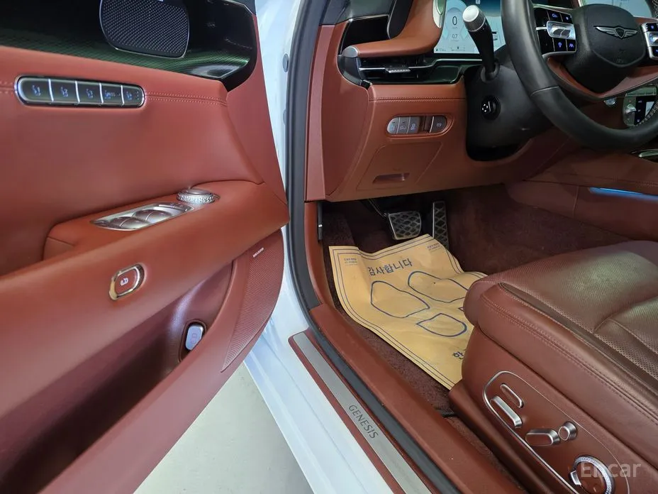 Фото 15 - Genesis G90