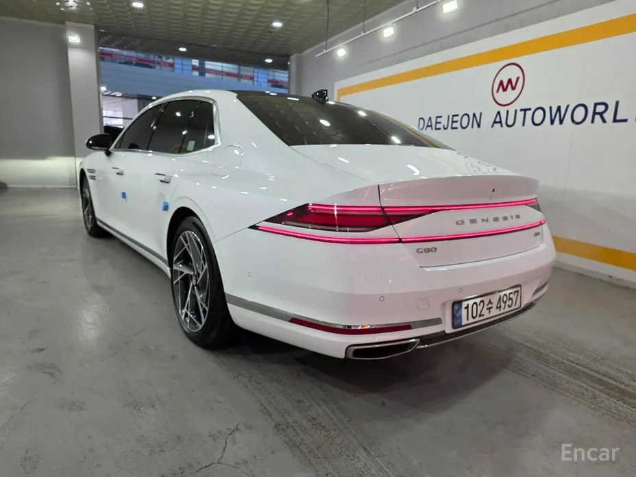 Фото 3 - Genesis G90