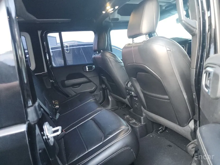 Фото 11 - Jeep Wrangler