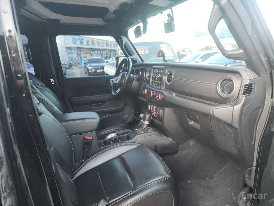 Фото 7 - Jeep Wrangler