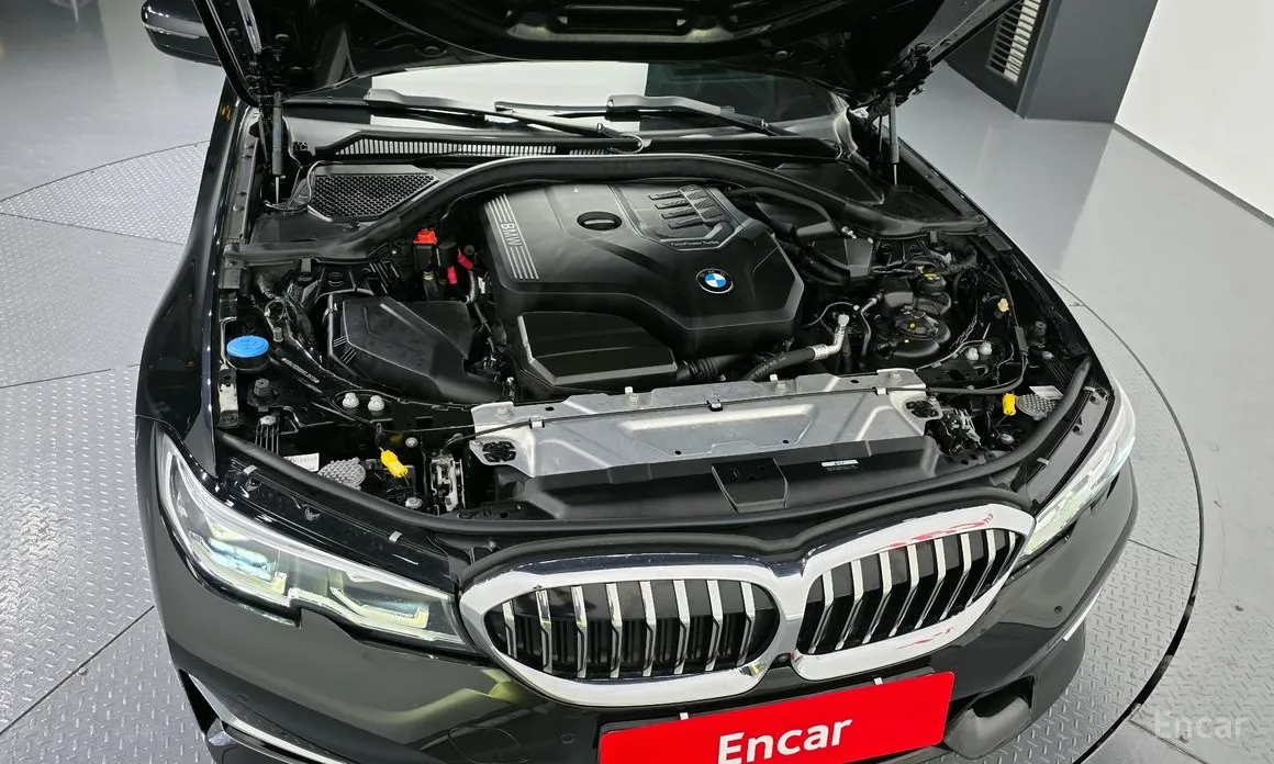 Photo 6 - BMW 3 Series